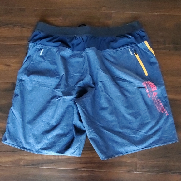 Reebok workout shorts - Picture 2 of 4